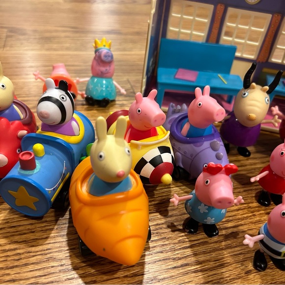 Peppa schoolhouse and figures - Picture 5 of 12